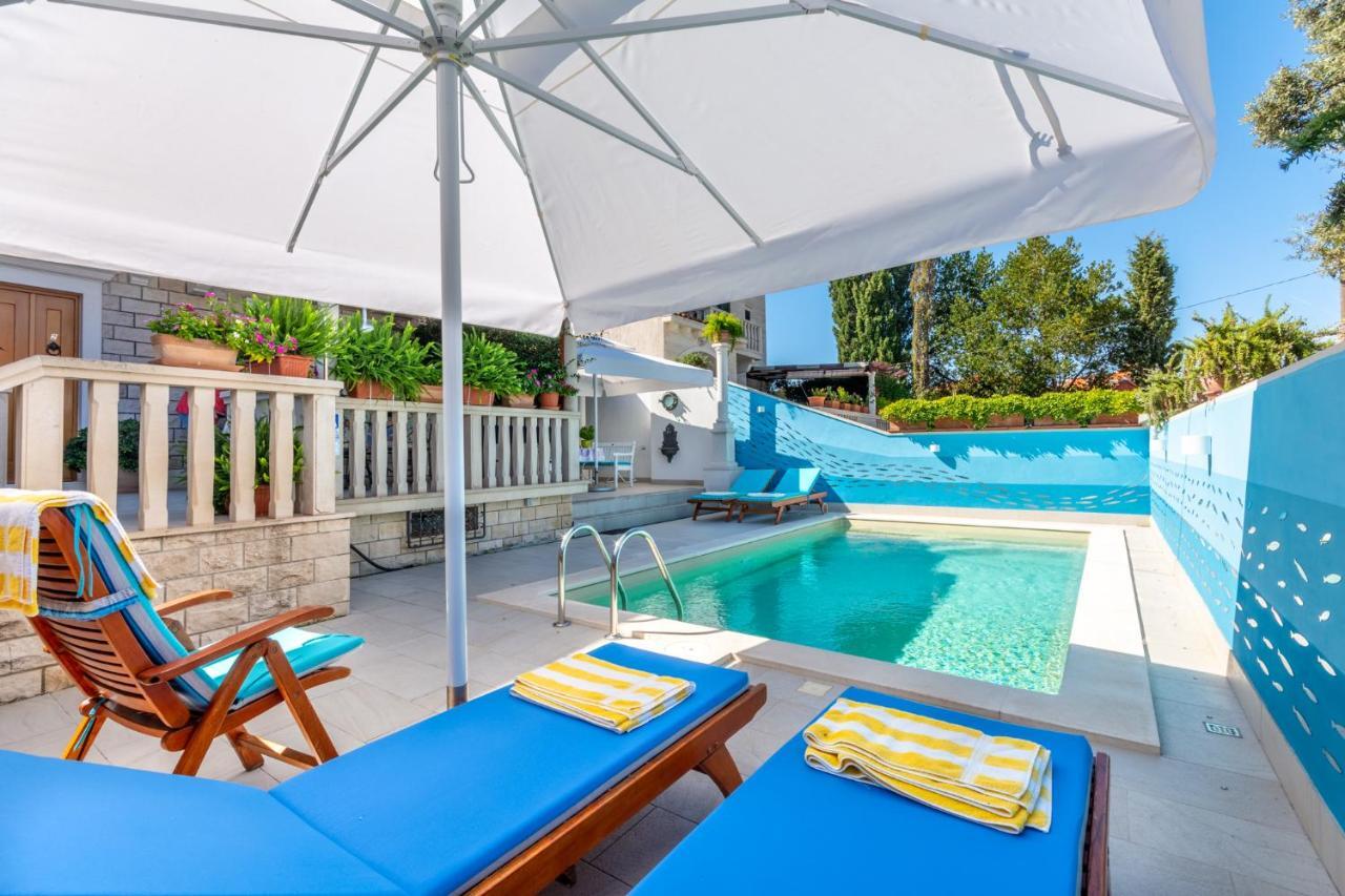 Apartments Villa Camellia - Adults Only Supetar Εξωτερικό φωτογραφία